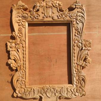 Wooden Mirror Frames Manufacturers in Kerala